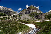 Alpe Veglia - Lungo il percorso scendendo dal Lago del Bianco. 